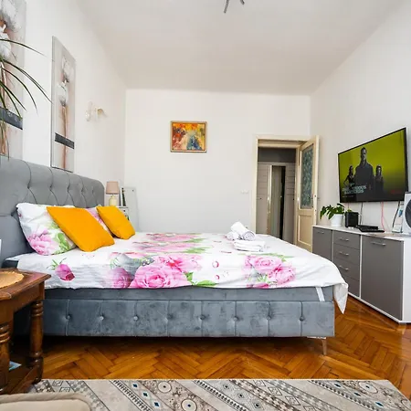 Central City Studio Apartment Daire *