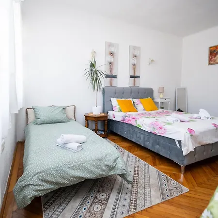 Central City Studio Apartment *