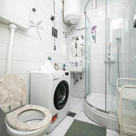 Central City Studio Apartment