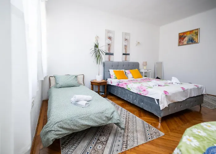 Central City Studio Apartment *