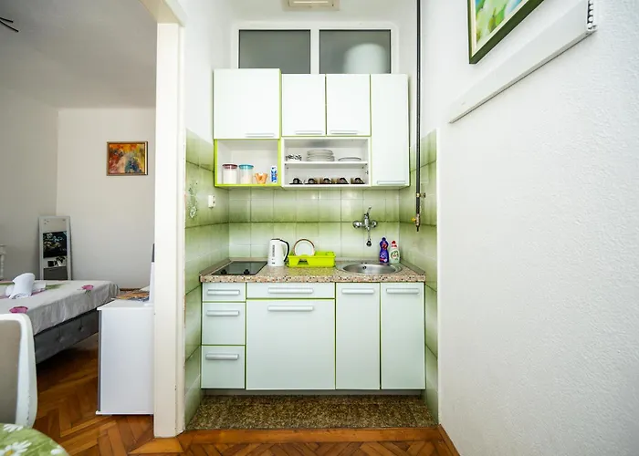 Central City Studio Apartment